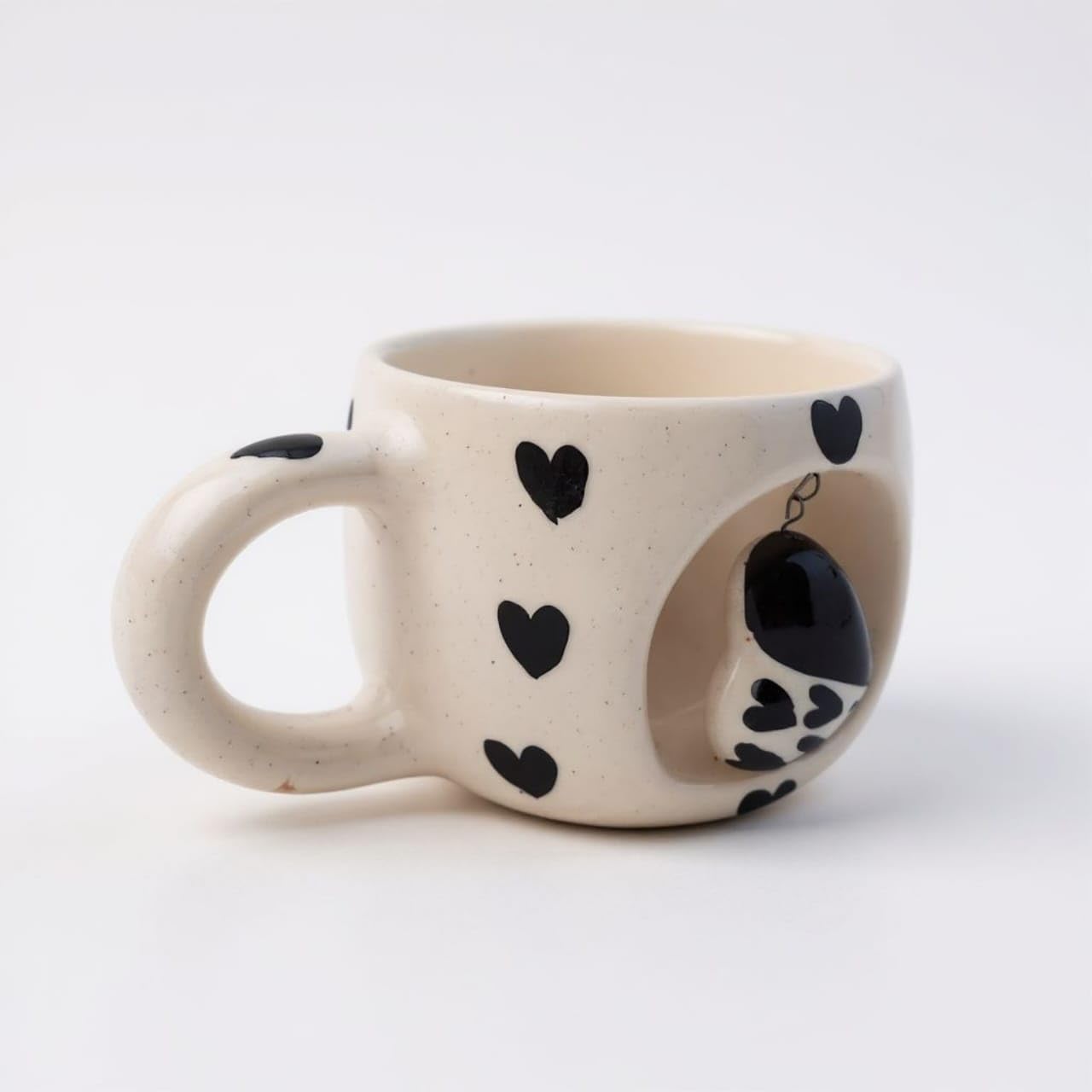 OCEAN STORE Ceramic Coffee Mug 350ml with 3D Hanging Heart Pendant, Hand-Painted Heart Patterns, Speckled Finish, Dangling Charm (1, White & Red)